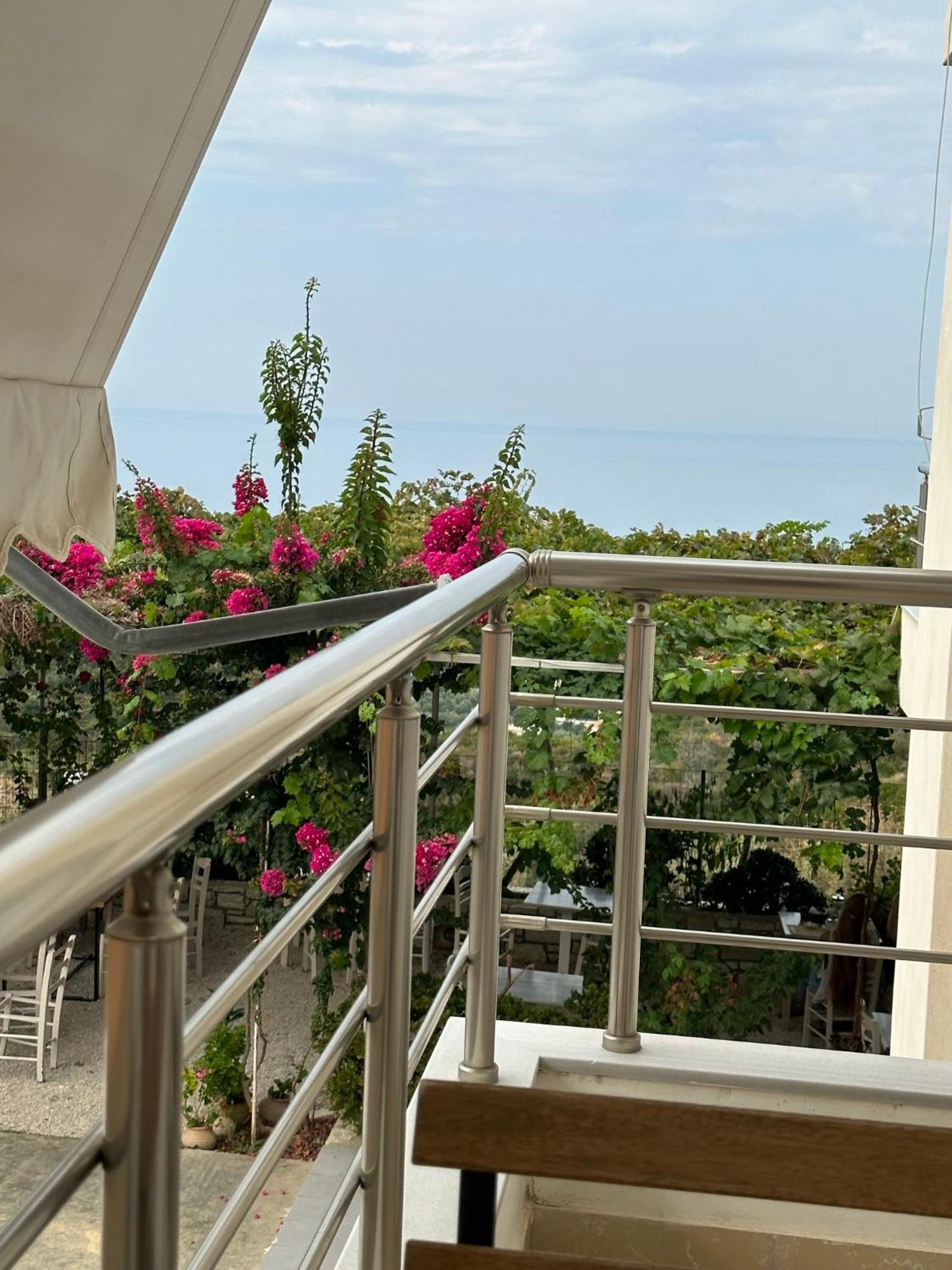 Elea Guesthouse Himara Kültér fotó