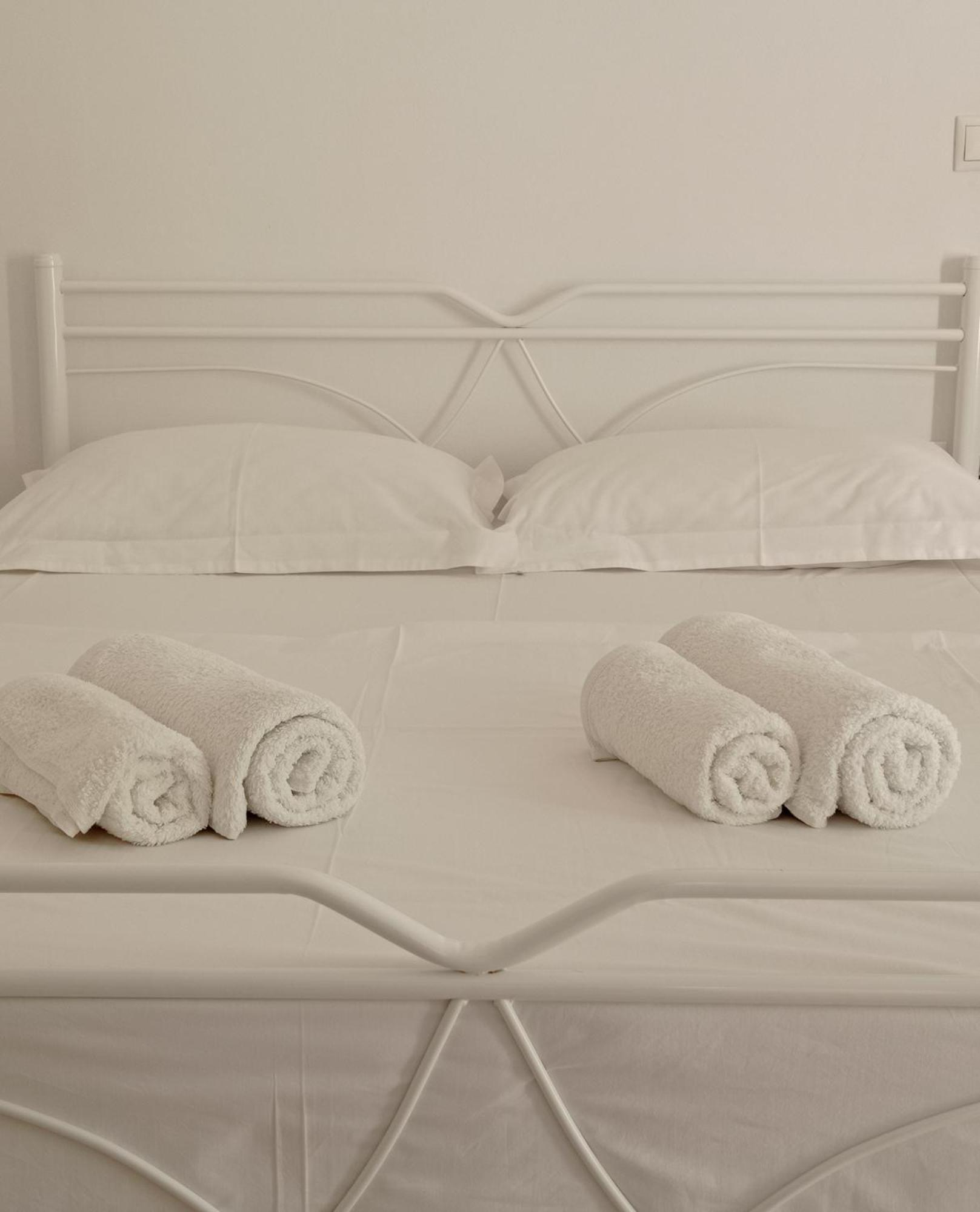 Elea Guesthouse Himara Szoba fotó
